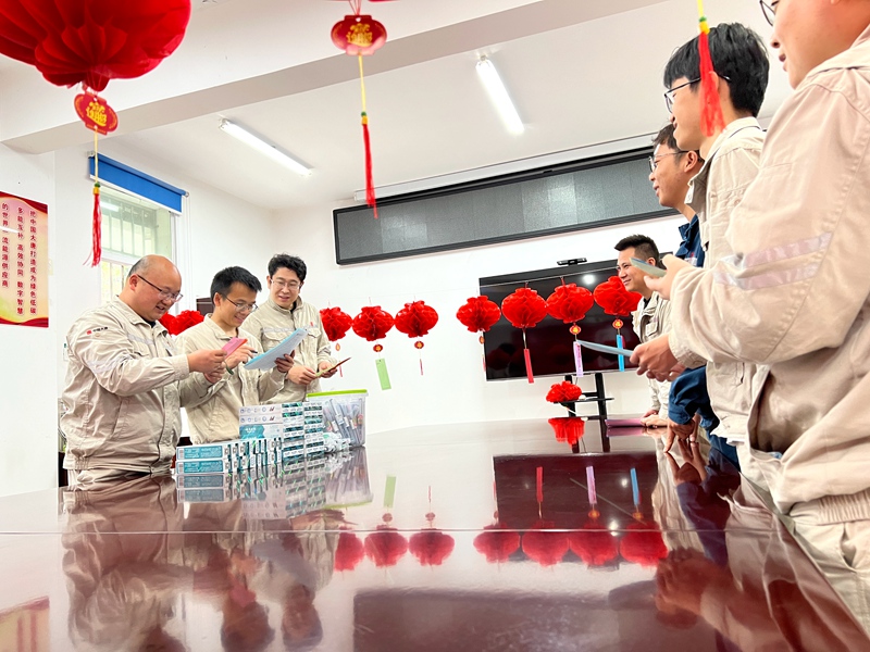 公司职工猜灯谜2_副本.jpg
