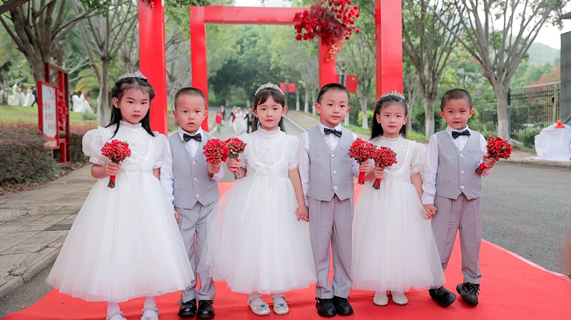 1694421301430042913.jpg 入场、花童 插图 (2)_副本.jpg