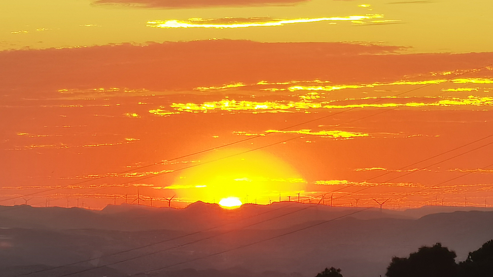 朗目夕照 滇中 杨继明.jpg
