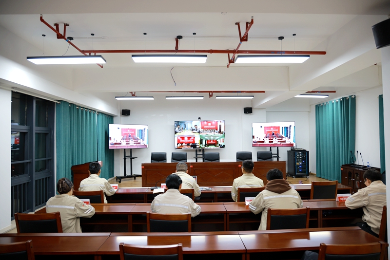滇西新能源事业部开展学习习近平新时代中国特色社会主义思想暨卓越文化宣讲会_副本.jpg