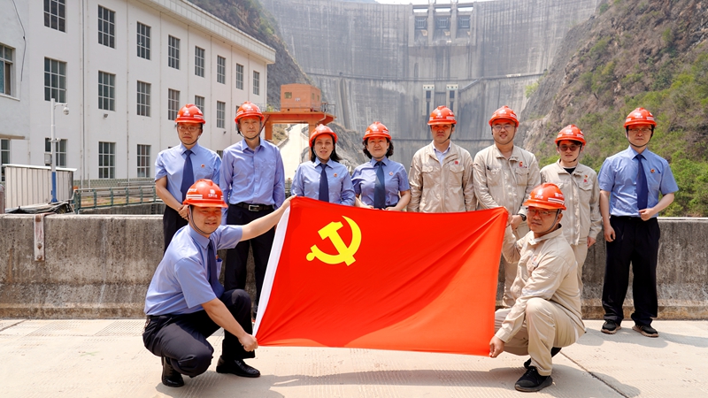 “党建+水务+检察力量”共护宣威美丽河湖主题实践活动3_副本.jpg
